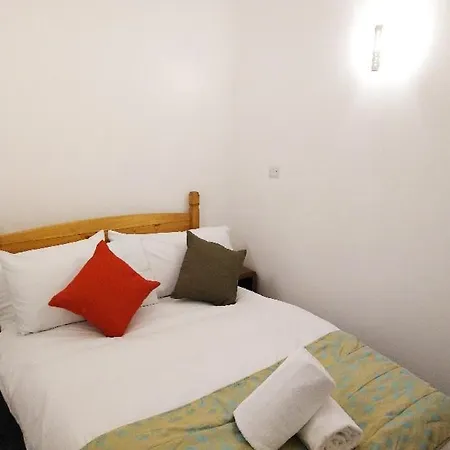 Park Lane Ground Floor - Town Centre Location - Free Overnight Parking * Workington