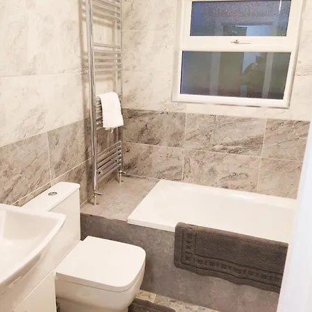 Park Lane Ground Floor - Town Centre Location - Free Overnight Parking * Workington